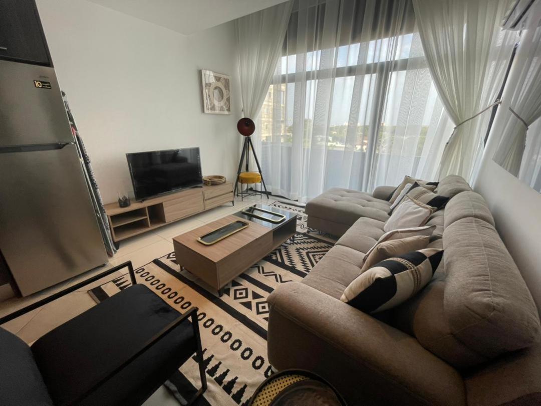 Apartamento Embassy Gardens Deluxe Acra Exterior foto