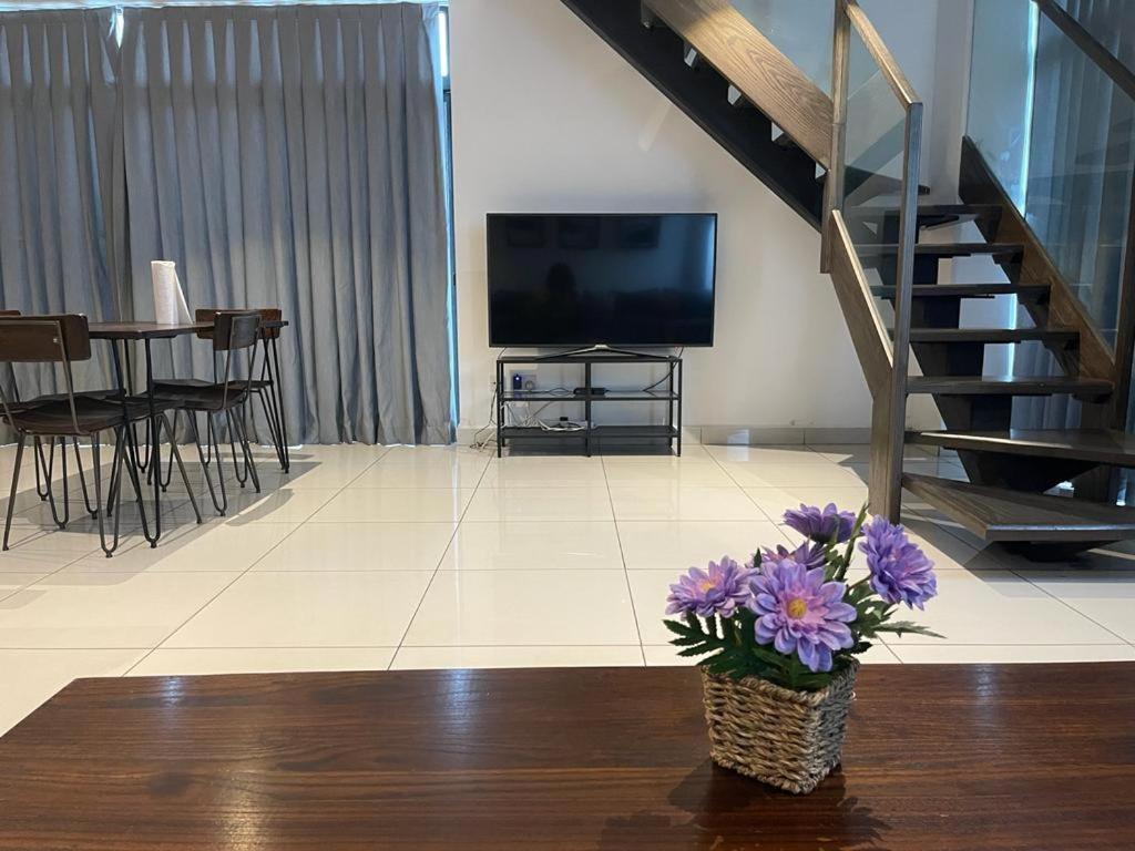 Apartamento Embassy Gardens Deluxe Acra Exterior foto